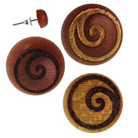 Load image into Gallery viewer, Holz Ohrstecker Spirale Kreis Sterlingsilber 925er rund 8 mm Lasergravur golden - chic-net.de
