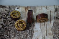 Load image into Gallery viewer, Holz Plug Auge Dreieck dreigeteilt gold double flared - chic-net.de
