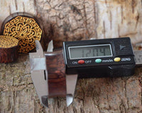 Load image into Gallery viewer, Holz Plug Blumen Wabe gold double flared - chic-net.de
