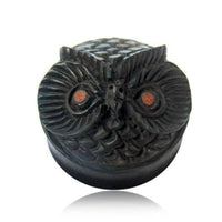 Cargar imagen en el visor de la galería, Holz Plug Eule schwarz handgeschnitzt braune Augen - chic-net.de
