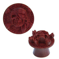 Load image into Gallery viewer, Holz Plug Pirat Totenkopf handgeschnitzt rotbraun double flared - chic-net.de
