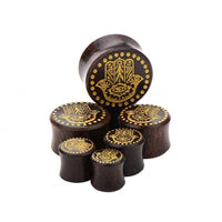 Cargar imagen en el visor de la galería, Holz Plug Poor Mans Hand Tamarind Khamsa Punkte gold bemalt Lasergravur Fatima Auge Tunnel Tribal - chic-net.de
