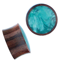 Load image into Gallery viewer, Holz Plug Sonoholz dunkelgrün schillernd Resin Inlay double flared - chic-net.de
