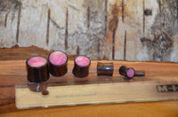 Load image into Gallery viewer, Holz Plug Sonoholz rosa schillernd Resin Inlay double flared - chic-net.de
