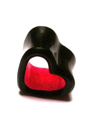Load image into Gallery viewer, Holz Tunnel Herz hohl pink schwarz Sonoholz Holztunnel handgeschnitzt Tribal Plug Ohrring Ohrstecker - chic-net.de
