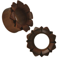 Load image into Gallery viewer, Holz Tunnel rotbraun handgeschnitzte zweilagige Blume Tribal Piercing.

