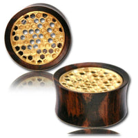 Cargar imagen en el visor de la galería, Holz Tunnel Tamarindenholz Waben gefüllt Brass Inlay antik gold Tribal Plug Organic Expander - chic-net.de
