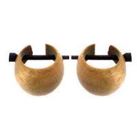 Load image into Gallery viewer, Holzcreolen, hellbraune Holzcreolen, handgeschnitzt aus Teakholz, 16mm, Pin-Ohrringe - chic-net.de
