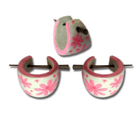 Load image into Gallery viewer, Holzcreolen rosa weiß Pin-Ohrringe Pin-Creolen Blumen Holz Horn Pin handbemalt 16 mm - chic-net.de
