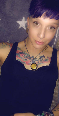 Load image into Gallery viewer, Holzkette golden Blume mehrlagig Türkis Stein Sonoholz Baumwolle verstellbar - chic-net.de
