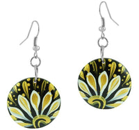 Load image into Gallery viewer, Holzohrringe Blumen schwarz gold Ohrringe Holz Edelstahl Ohrhänger Damen Organic Schmuck Scheibe - chic-net.de
