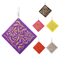 Cargar imagen en el visor de la galería, Holzohrringe Raute 7 cm Blumen Ranken Tribal Ohrringe Holz bunt Edelstahl Ohrhänger Organic - chic-net.de
