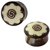 Load image into Gallery viewer, Holzplug Inlay weiß Spirale dunkelbraun Kokosholz handgeschnitzt Tribal Plug Tunnel Expander - chic-net.de
