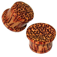 Load image into Gallery viewer, Holzplug Kokosholz braun single flared Muster schwarz rot handgeschnitzt Tribal Holz Plug Tunnel - chic-net.de
