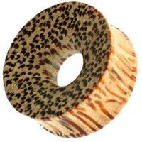 Load image into Gallery viewer, Holztunnel Kokosholz hellbraun Punkte Streifen rotbraun schwarz handgeschnitztTribal Holz Tunnel Plug - chic-net.de
