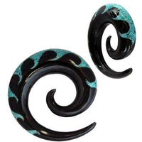 Load image into Gallery viewer, Horn Piercing Expander schwarz Spirale Wave Inlay Türkis - chic-net.de

