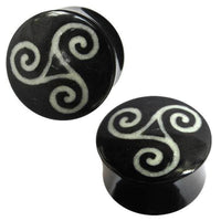 Cargar imagen en el visor de la galería, Horn Plug schwarz Bone Inlay Spiralen Organic Expander Tribal Piercing Ohrstecker Tunnel - chic-net.de
