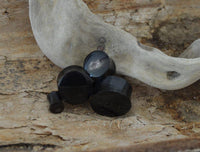 Cargar imagen en el visor de la galería, Horn Plug schwarz gewölbt glänzend Organic Piercing - chic-net.de
