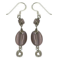 Load image into Gallery viewer, Katzenauge Ohrringe Ohrhänger oval Perle Steinsplitter lila Bügel aus Sterling Silber 925er Spiralen - chic-net.de
