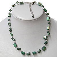 Load image into Gallery viewer, Kette Damen Halskette Perlen Perlmutt Muschel Stücke grün schillernd 42-48 cm Karabiner nickelfrei - chic-net.de
