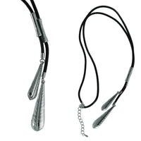 Load image into Gallery viewer, Kette Kautschuk-Band schwarz Anhänger Messing Tropfen ungleich lang 83-90 cm - chic-net.de
