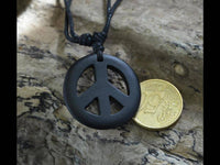 Load image into Gallery viewer, Kette Sono Holz Peace Anhänger schwarz 3,3 cm verstellbar Baumwollkette - chic-net.de
