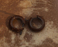 Load image into Gallery viewer, Kokosnuss kleine Creolen Holz Ohrringe Pin Stick 15mm - chic-net.de
