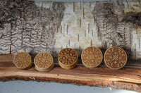 Load image into Gallery viewer, Krokodil Holz Plug Kreuz Blume hell double flared - chic-net.de
