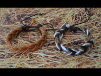 Load image into Gallery viewer, Leder Armband breit dreilagig geflochten verstellbar - chic-net.de
