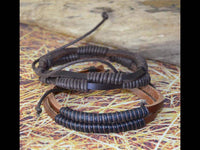 Load image into Gallery viewer, Leder Armband zweilagig verstellbar umwickelt Schnur - chic-net.de
