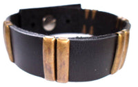Load image into Gallery viewer, Lederarmbänder schwarz breit goldene rechteckige Nieten Brass Armband Leder unisex nickelfrei - chic-net.de
