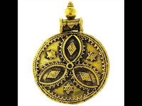 Load image into Gallery viewer, Messing Anhänger Kreis Mandeln drei Rauten Sterne antik golden Kette Tribal nickelfrei Brass Schmuck.
