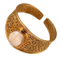 Load image into Gallery viewer, Messing Armreif antik golden rund Schnörkel Verziehrung großer ovaler Mondstein verstellbarTribal Schmuck - chic-net.de
