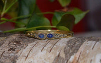 Cargar imagen en el visor de la galería, Messing Armreif golden Lapis blau Spirale Tropfen Flechtrand nickelfrei verstellbar antik Tribal - chic-net.de
