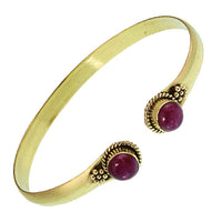 Cargar imagen en el visor de la galería, Messing Armreif golden Rubin rund Blume Zopfrand nickelfrei verstellbar antik Tribal Schmuck - chic-net.de
