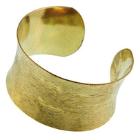 Load image into Gallery viewer, Messing konkav Armreif golden schraffiert breit gewölbt 37 mm nickelfrei verstellbar antik Tribal - chic-net.de
