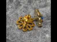 Load image into Gallery viewer, Messing Stein Kristall Ohrstecker gold Blume Zinnie 11mm - chic-net.de
