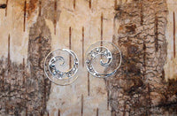 Load image into Gallery viewer, Messingohrringe versilbert Spiralen Linien S-Form Ornament 925 sterling Silber - chic-net.de
