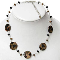 Load image into Gallery viewer, Muschelkette, Damenkette aus braun-hellbraungefärbten Perlmuttmuscheln und Glitzerperlen, mit Edelstahlschmuckdraht, 42-48cm Länge - chic-net.de
