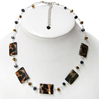 Load image into Gallery viewer, Muschelkette eckig braun getigert Perlmutt Glitzerperlen Edelstahl 41-48 cm - chic-net.de
