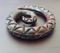 Load image into Gallery viewer, Narraholz Piercing Holz Zick Zack dunkel braun Spirale 4mm 6mm 8mm Dehnschnecke - chic-net.de
