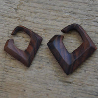 Load image into Gallery viewer, Narraholz Piercing Raute dunkelbraun 4mm 6mm - chic-net.de
