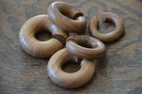 Cargar imagen en el visor de la galería, Ohr Donut Holz Ohrgewicht-Piercing Teakholz Ring - chic-net.de
