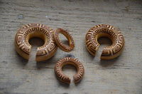 Cargar imagen en el visor de la galería, Ohr Donut Piercing griechisch Jackfrucht Holz - chic-net.de
