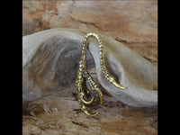Cargar imagen en el visor de la galería, Ohr Piercing Brass gold Krähen Kralle Dehner 2mm - chic-net.de
