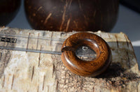 Cargar imagen en el visor de la galería, Ohr Piercing Parasitholz Holz Ohrgewicht Ring Donut - chic-net.de
