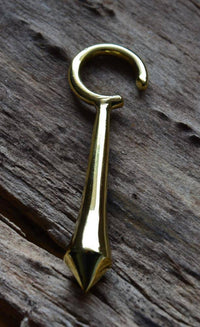 Cargar imagen en el visor de la galería, Ohrgewicht Brass 4mm Piercing Ring mit langer Spitze - chic-net.de
