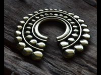 Cargar imagen en el visor de la galería, Ohrgewicht Brass Piercing 14mm Kreise Schlüsselloch - chic-net.de
