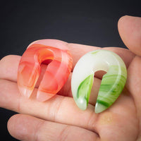 Cargar imagen en el visor de la galería, Ohrgewicht Stein 12mm Tropfen Schlüsselloch rot grün - chic-net.de
