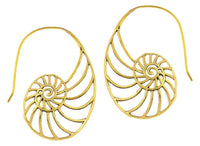 Load image into Gallery viewer, Ohrhänger oval Schneckenmuschel gewölbt Messing antik golden Tribal Ohrringe gestanzt - chic-net.de
